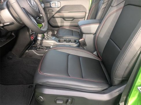 New 2025 Jeep Wrangler Rubicon w/ XTREMEE 35" Tire Package image 11