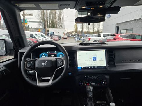 New 2025 Ford Bronco Badlands image 11