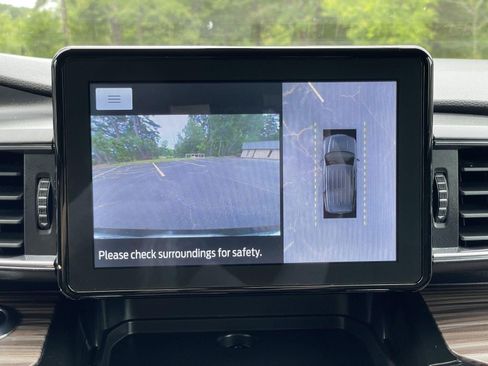 Used 2023 Ford Explorer Limited w/ Equipment Group 301A RWD image 25