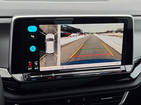 Used 2024 Volkswagen Atlas Cross Sport SEL Premium R-Line image 22