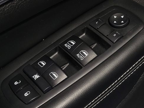 Used 2017 Jeep Grand Cherokee Limited AWD/4WD image 27