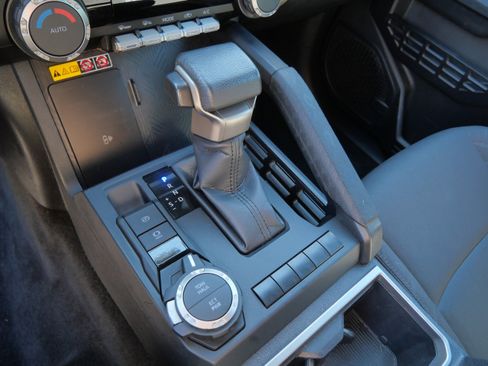 Certified 2024 Toyota Tacoma SR5 AWD/4WD image 25