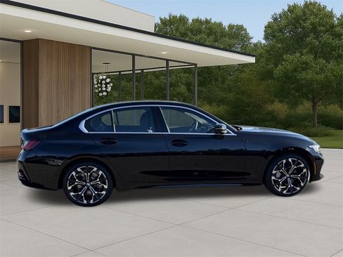 New 2026 BMW 330i xDrive Sedan w/ Convenience Package image 7