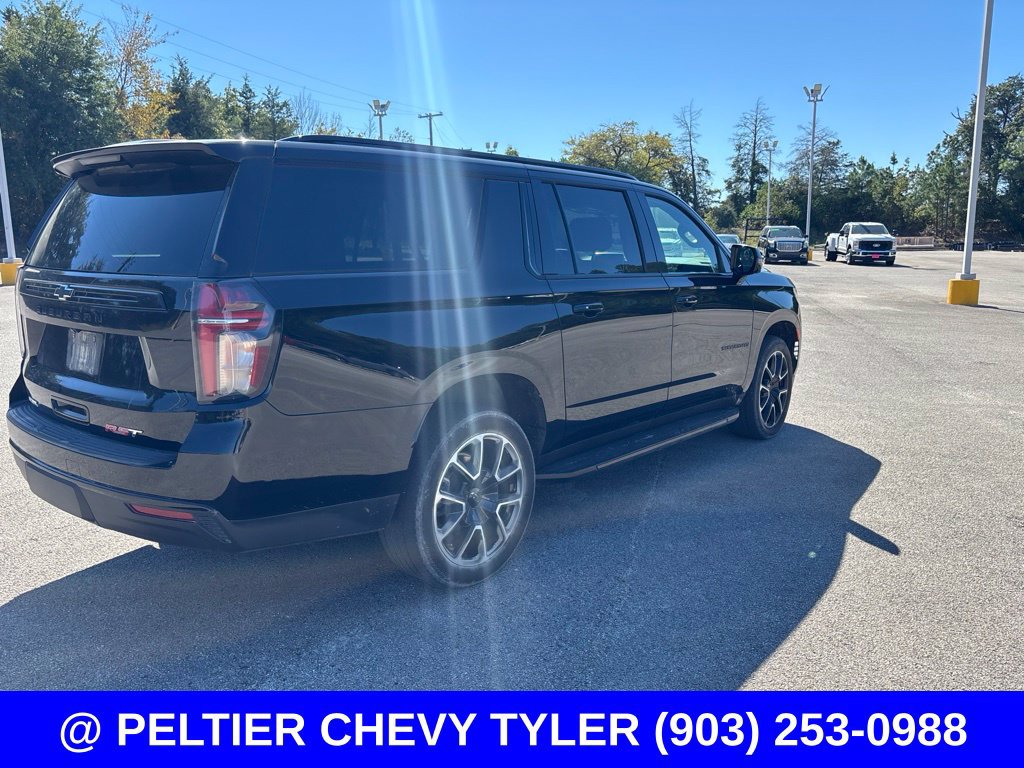 Used 2024 Chevrolet Suburban RST w/ Luxury Package AWD/4WD image 7