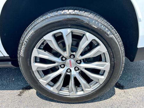 Used 2021 GMC Yukon Denali w/ Denali Premium Package image 38