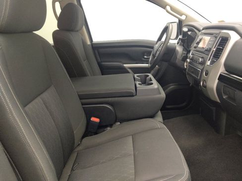 Used 2017 Nissan Titan SV RWD image 21