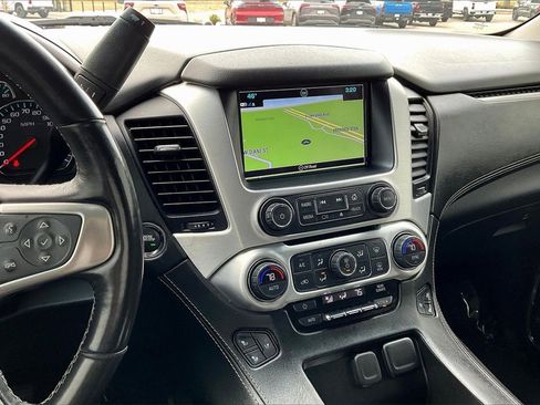 Used 2019 GMC Yukon XL SLT w/ Premium Edition image 6