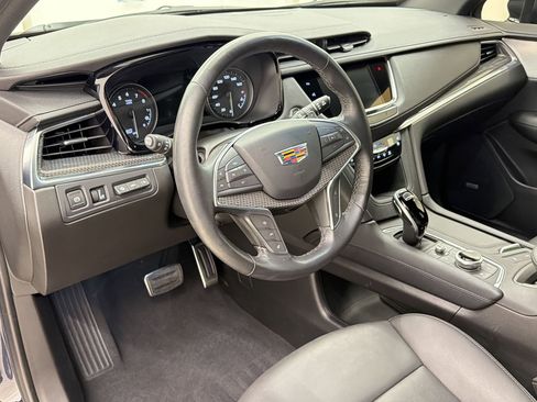 Used 2024 Cadillac XT5 Sportv w/ Technology Package AWD/4WD image 4
