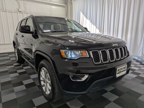 Used 2021 Jeep Grand Cherokee Laredo AWD/4WD image 5