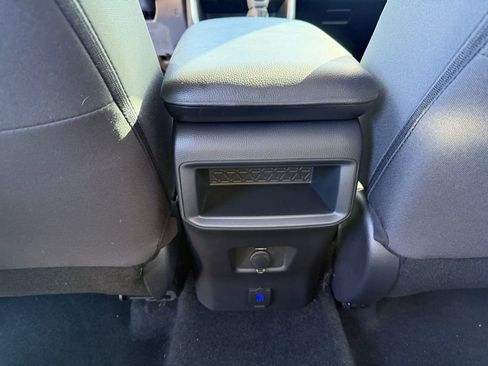 Used 2021 Toyota RAV4 LE image 23