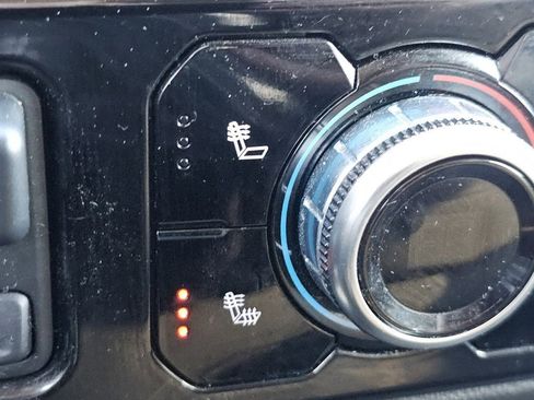 Used 2023 GMC Sierra 1500 SLE image 13