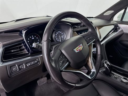 Used 2020 Cadillac XT6 Premium Luxury w/ Platinum Package image 4