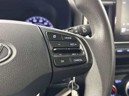 Used 2020 Hyundai Venue SEL image 18