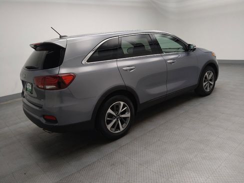 Used 2020 Kia Sorento LX image 10