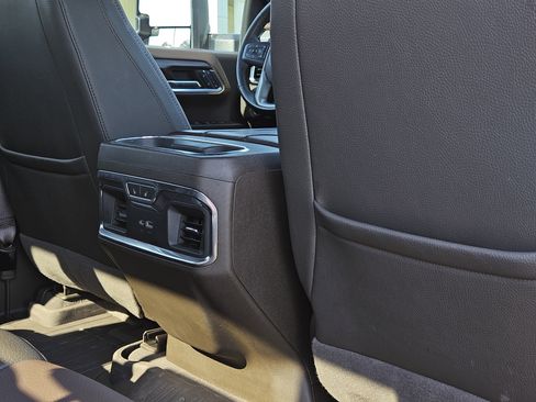 Used 2024 GMC Sierra 3500 Denali w/ Denali Reserve Package image 40