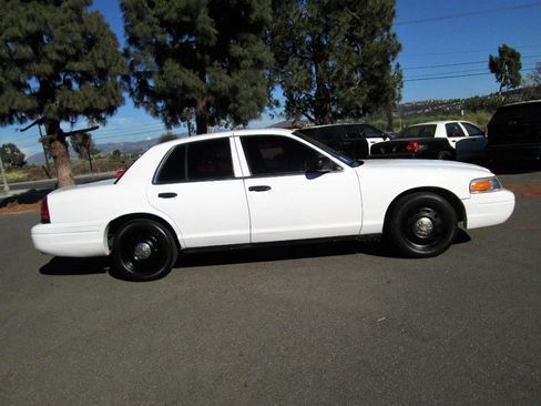 Used 2010 Ford Crown Victoria Police Interceptor image 1