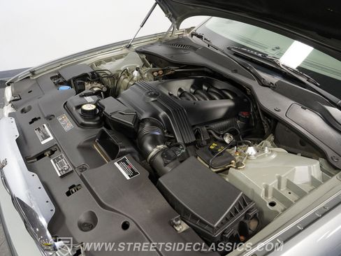 Used 2004 Jaguar XJ8 image 32