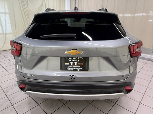 Certified 2025 Chevrolet Trax LT w/ LT Convenience Package FWD image 6