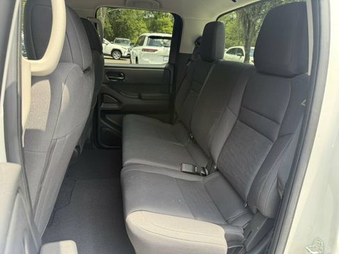 Used 2025 Nissan Frontier S RWD image 9