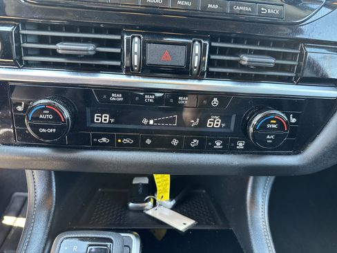 Used 2023 Nissan Pathfinder SL w/ SL Premium Package AWD/4WD image 28