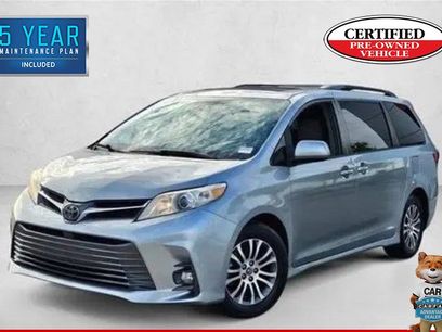 Used 2019 Toyota Sienna LE w/ LE Preferred Package