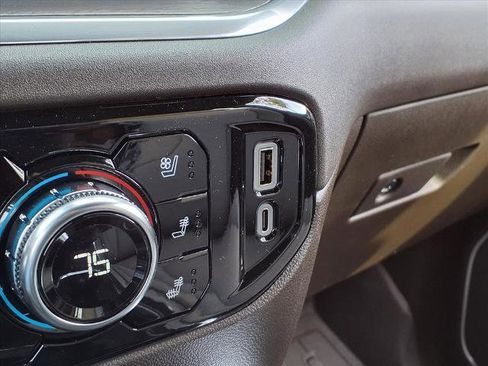 New 2026 GMC Sierra 1500 SLT image 8