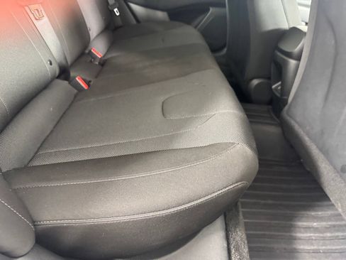 Used 2025 Hyundai Elantra SE FWD image 29