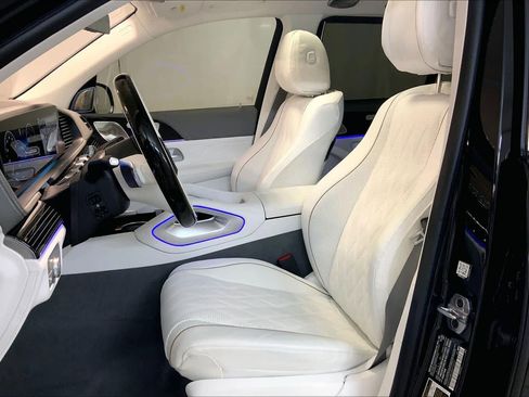 Used 2025 Mercedes-Benz Maybach GLS 600 4MATIC image 7