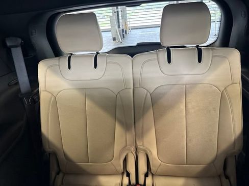 Used 2023 Jeep Grand Cherokee L Limited w/ Luxury Tech Group II RWD image 20