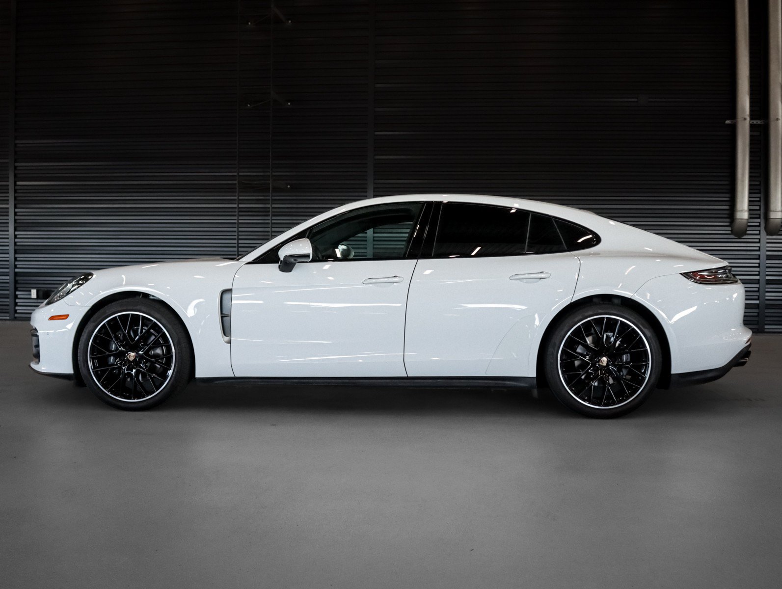 Certified 2023 Porsche Panamera Platinum Edition RWD image 2
