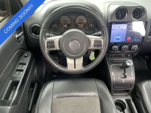 Used 2014 Jeep Patriot Latitude w/ Freedom Edition Package FWD image 11