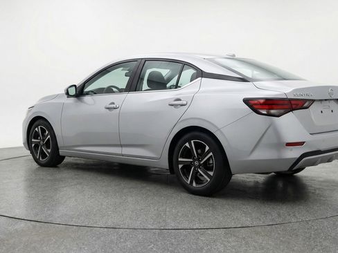 Used 2025 Nissan Sentra SV image 6