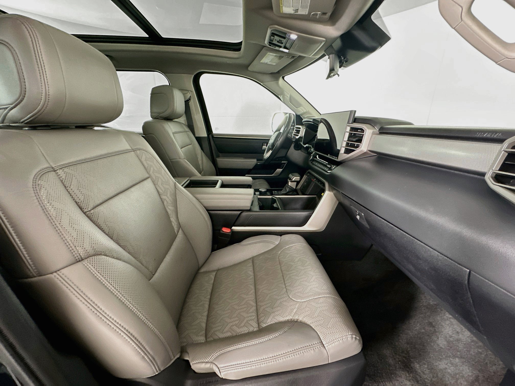 Used 2024 Toyota Tundra Limited RWD image 31