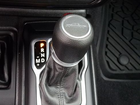 Used 2022 Jeep Gladiator Sport AWD/4WD image 16