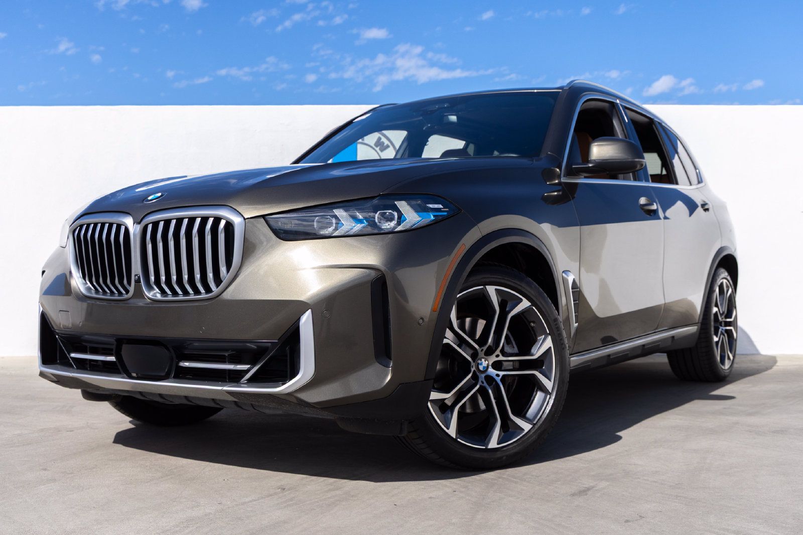 Certified 2024 BMW X5 xDrive40i w/ Premium Package AWD/4WD image 8