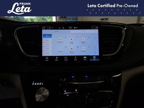 Used 2023 Chrysler Pacifica Touring-L FWD image 10