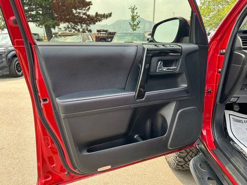 Used 2019 Toyota 4Runner TRD Off-Road Premium AWD/4WD image 22