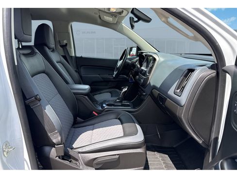 Used 2022 Chevrolet Colorado Z71 AWD/4WD image 36
