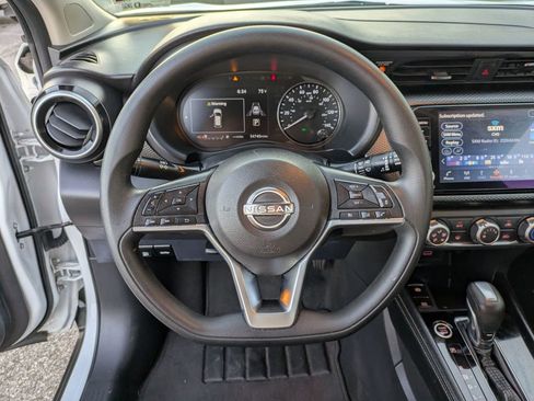 Used 2023 Nissan Kicks SV image 18