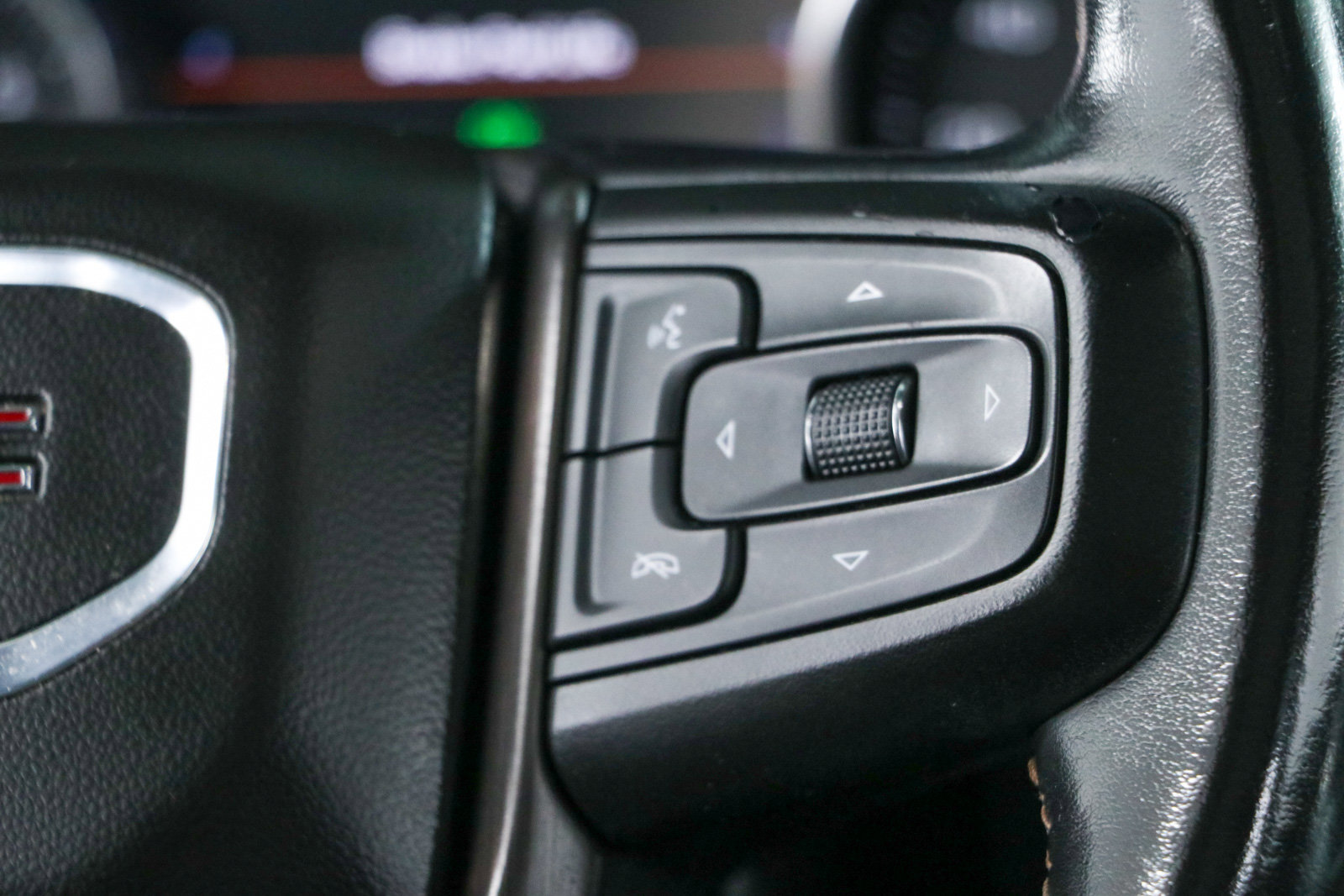 Used 2021 GMC Yukon XL AT4 w/ AT4 Premium Plus Package AWD/4WD image 15