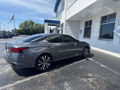 Used 2019 Nissan Altima 2.5 SR w/ SR Premium Package FWD image 5