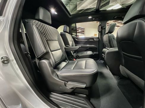 Used 2024 GMC Acadia Denali w/ Super Cruise Package image 24