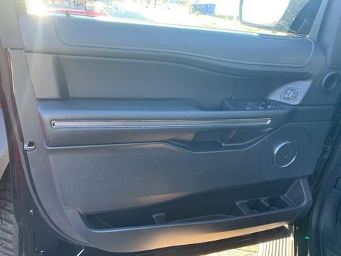 Certified 2024 Ford Expedition XLT image 7