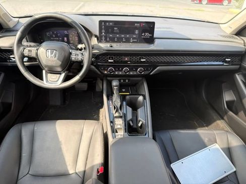 Used 2025 Honda Accord Touring image 11