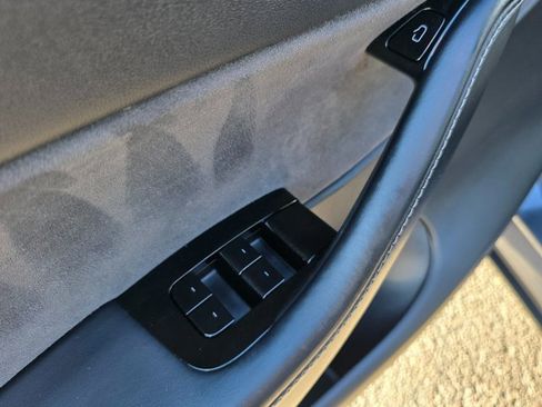 Used 2021 Tesla Model Y Long Range image 18