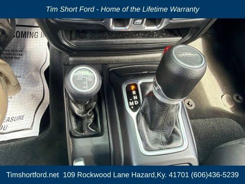 Used 2022 Jeep Gladiator Overland AWD/4WD image 14