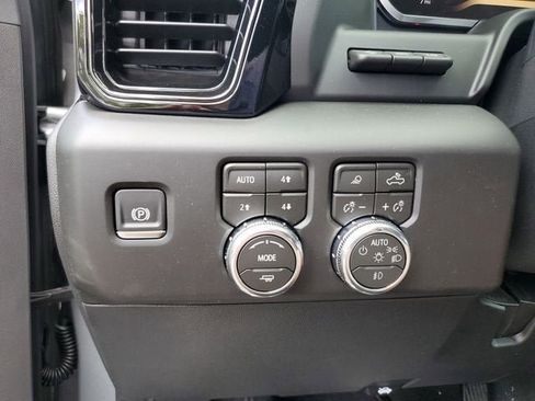 New 2026 GMC Sierra 3500 AT4 AWD/4WD image 31