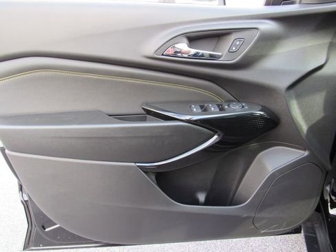 New 2026 Chevrolet Trax LT image 12