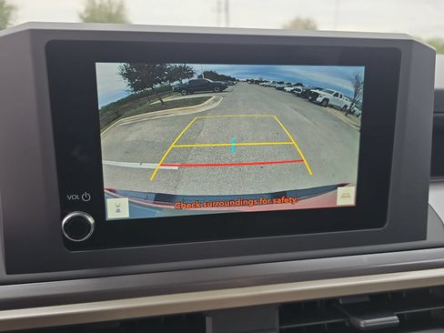 Used 2026 Toyota Tacoma SR5 AWD/4WD image 19