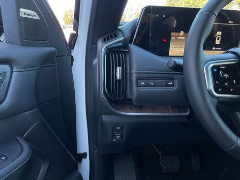 New 2026 Nissan Armada Platinum image 33